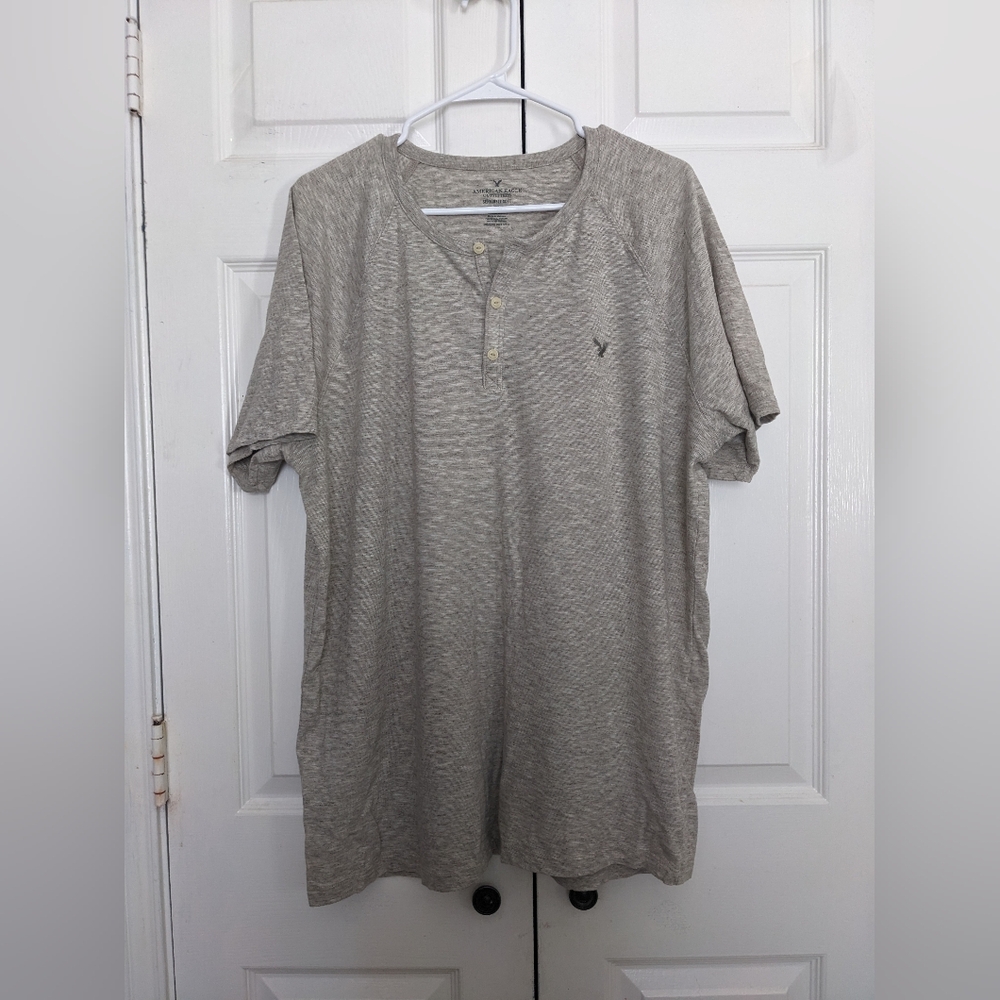 American Eagle Outfitters Men's T-Shirt
